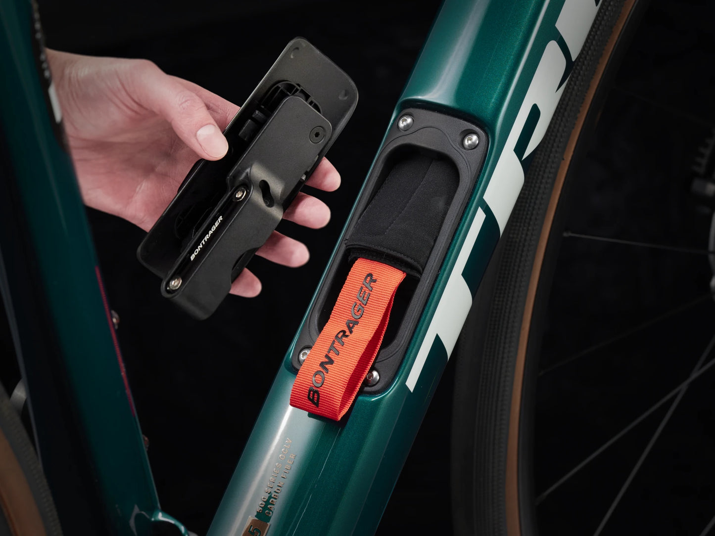 Vélo de route Trek Domane SL 5 Gen 4 en carbone