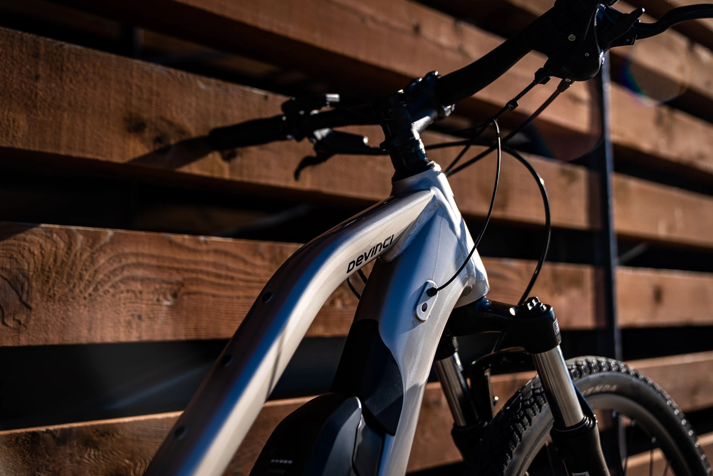 Vélo hybride électrique Devinci E-Milano E5000 8S