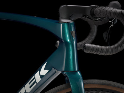 Vélo de route Trek Domane SL 5 Gen 4 en carbone
