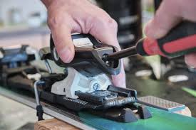Skis and Snowboard Binding Install/Adjustments|Installation/Ajustements de Fixations pour Ski et SnowboardSki Alpin